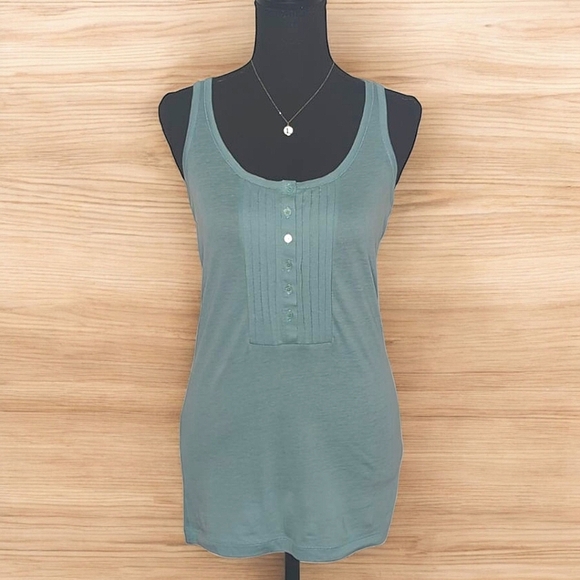 Burberry London Women's Soft Seafoam Pleated Front Button Tank Top S - Picture 10 of 10